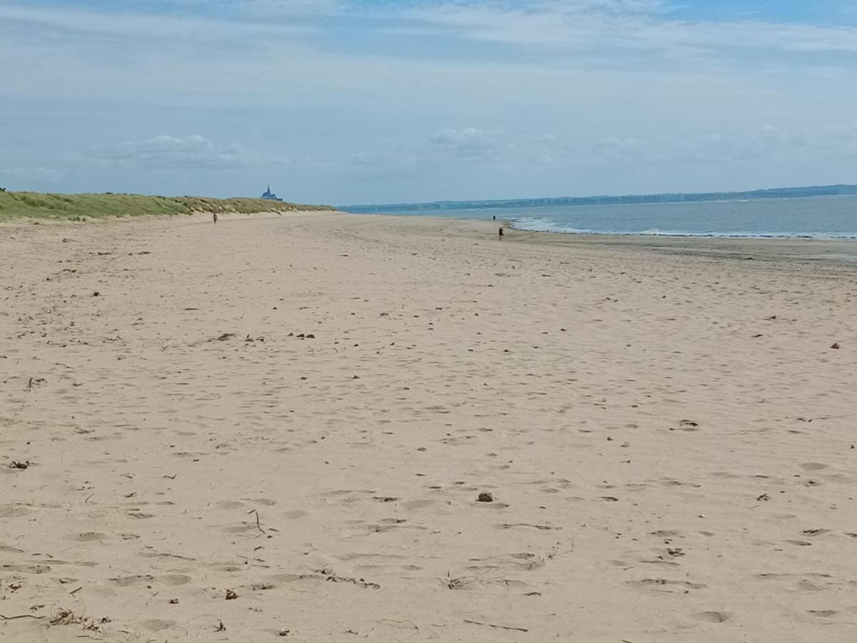 Gite Les Bambous En Baie Du Mont St Michel Dragey Eksteriør bilde